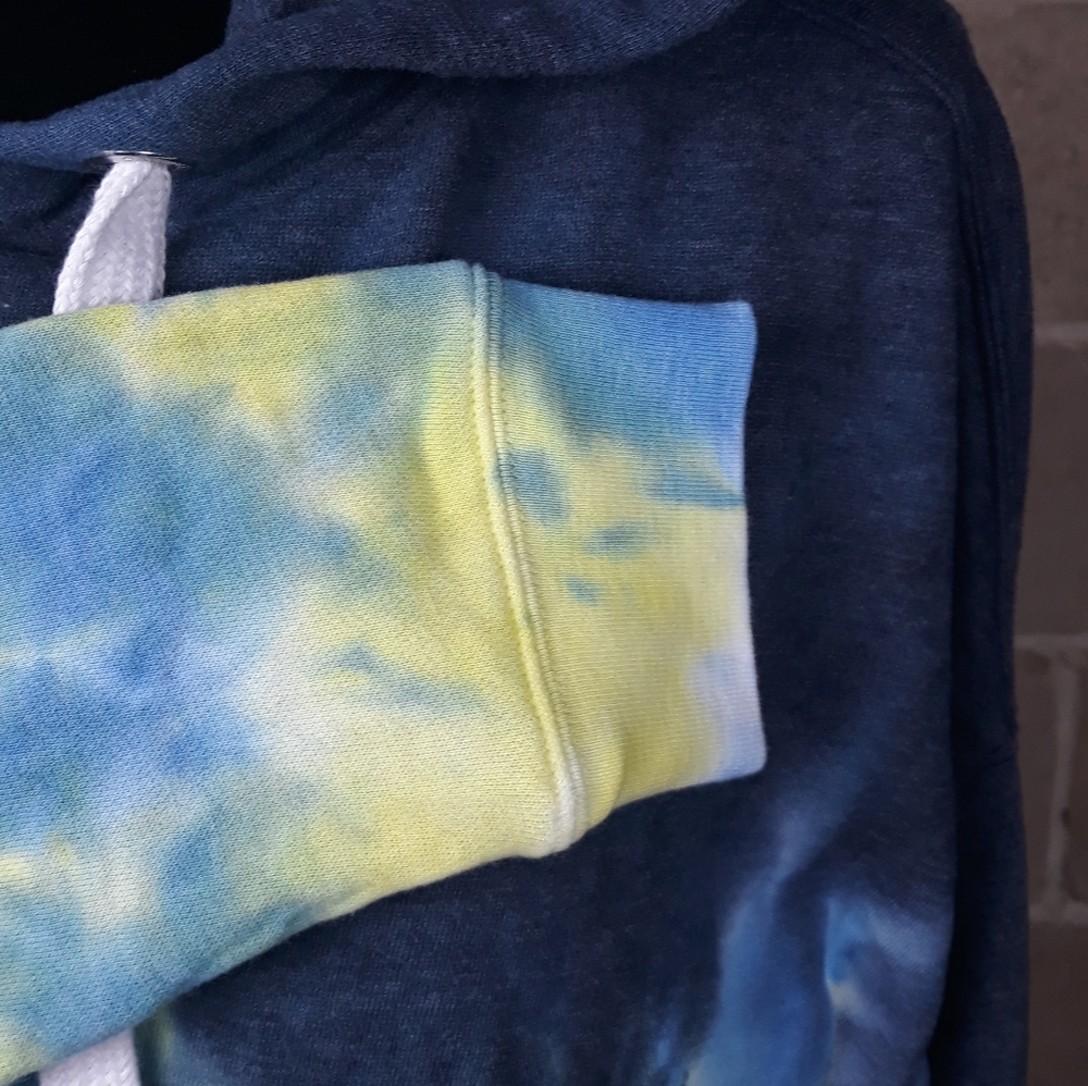 Calvin Klein Tie Dye Relaxed Copped Hoodie - Picture 8 of 8